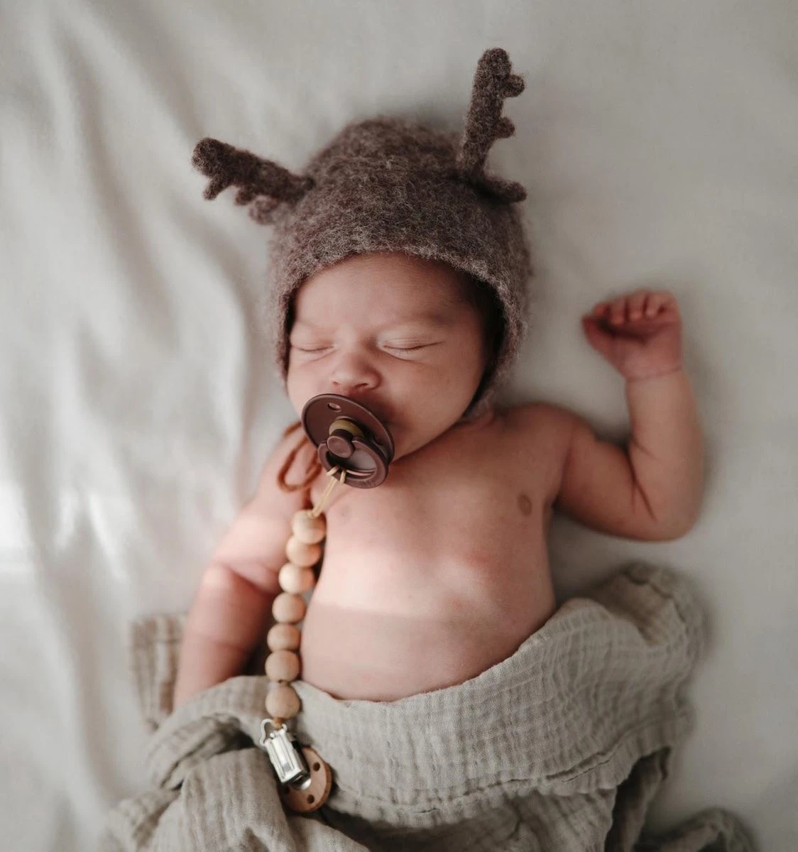 Bibs Fopspeen 18+ Maanden|Set 4 Stuks|Sage, Midnight Blue, Oker, Cloud| Maat 3 | T3 6 Bibs Fopspeen 18+ Maanden|Set 4 Stuks|Sage, Midnight Blue, Oker, Cloud| Maat 3 | T3 - Afbeelding 4