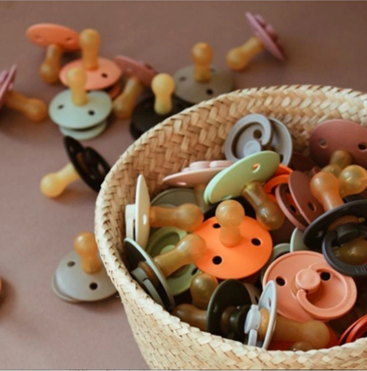 Bibs Fopspeen 18+ Maanden|Set 4 Stuks|Sage, Midnight Blue, Oker, Cloud| Maat 3 | T3 7 Bibs Fopspeen 18+ Maanden|Set 4 Stuks|Sage, Midnight Blue, Oker, Cloud| Maat 3 | T3 - Afbeelding 5