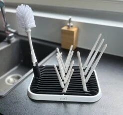 Nevi Afdruiprek Met Lekbak - Afdruipmat Voor 10 Flessen - Opvouwbaar Droogrek Babyfles - Inclusief Afwasborstel 32 Nevi Afdruiprek Met Lekbak - Afdruipmat Voor 10 Flessen - Opvouwbaar Droogrek Babyfles - Inclusief Afwasborstel -Zuigelingenvoeding 1200x1115