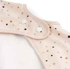 Done By Deer Slabbetje Met Mouwen Happy Dots - Powder -Zuigelingenvoeding 1200x1182 7