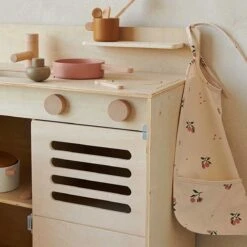 Liewood Merle Slabbetje Met Mouwen Peach/sea Shell Mix -Zuigelingenvoeding 1200x1200 1135