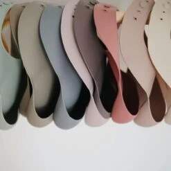 Mushie Siliconen Baby Slabbetje Met Opvangbakje |Cambridge Blue | BPA Ftalaatvrij| Afwasbaar 26 Mushie Siliconen Baby Slabbetje Met Opvangbakje |Cambridge Blue | BPA Ftalaatvrij| Afwasbaar -Zuigelingenvoeding 1200x1200 1167