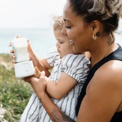 MyBambini's Bottle Warmer Pro™ - Draagbare Baby Flessenwarmer Voor Onderweg - Wit - Geschikt Voor Smalle Hals Flessen Van Dr. Brown's, Difrax, Medela & Nanobebe -Zuigelingenvoeding 1200x1200 414