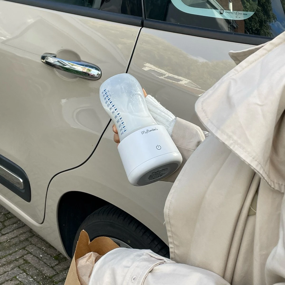 MyBambini's Bottle Warmer Pro™ - Draagbare Baby Flessenwarmer Voor Onderweg - Blauw - Geschikt Voor Smalle Hals Flessen Van Dr. Brown's, Difrax, Medela & Nanobebe 5 MyBambini's Bottle Warmer Pro™ - Draagbare Baby Flessenwarmer Voor Onderweg - Blauw - Geschikt Voor Smalle Hals Flessen Van Dr. Brown's, Difrax, Medela & Nanobebe - Afbeelding 3