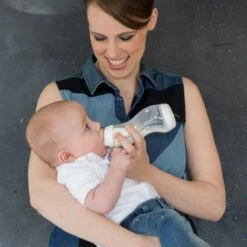 Difrax Anti-Colic S-Babyfles Natural - 250 Ml - I Love You/Rood 24 Difrax Anti-Colic S-Babyfles Natural - 250 Ml - I Love You/Rood -Zuigelingenvoeding 1200x1200 543