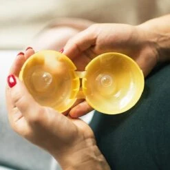 Medela Tepelhoedje Beschermen Je Tepels En Helpen Het Aanleggen Vergemakkelijken Als Dit Niet Goed Lukt Of Pijnlijk Is - Maat L - 24 Mm - 2 Stuks 13 Medela Tepelhoedje Beschermen Je Tepels En Helpen Het Aanleggen Vergemakkelijken Als Dit Niet Goed Lukt Of Pijnlijk Is - Maat L - 24 Mm - 2 Stuks -Zuigelingenvoeding 1200x1200 889