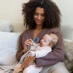 Doomoo Basics - Mom'n Play Tetra Almond - Veelzijdige Borstvoedingsdoek - Biokatoen 13 Doomoo Basics - Mom'n Play Tetra Almond - Veelzijdige Borstvoedingsdoek - Biokatoen -Zuigelingenvoeding 1200x1200 932