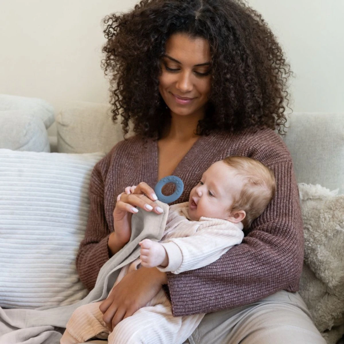 Doomoo Basics - Mom'n Play Tetra Almond - Veelzijdige Borstvoedingsdoek - Biokatoen 8 Doomoo Basics - Mom'n Play Tetra Almond - Veelzijdige Borstvoedingsdoek - Biokatoen - Afbeelding 6