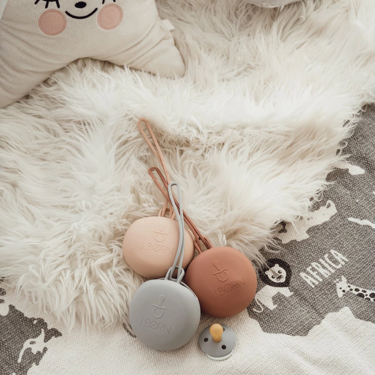 J. Børn Siliconen Speenhouder - Vanilla - BPA-VRIJ Veilig Praktisch En Stijlvol - Geschikt Vanaf De Geboorte - Babyaccessoire 5 J. Børn Siliconen Speenhouder - Vanilla - BPA-VRIJ Veilig Praktisch En Stijlvol - Geschikt Vanaf De Geboorte - Babyaccessoire - Afbeelding 3