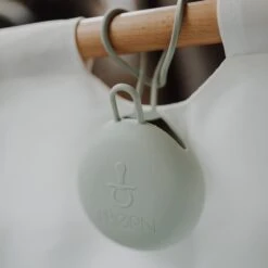 J. Børn Siliconen Speenhouder - Vanilla - BPA-VRIJ Veilig Praktisch En Stijlvol - Geschikt Vanaf De Geboorte - Babyaccessoire 12 J. Børn Siliconen Speenhouder - Vanilla - BPA-VRIJ Veilig Praktisch En Stijlvol - Geschikt Vanaf De Geboorte - Babyaccessoire -Zuigelingenvoeding 1200x1200 961