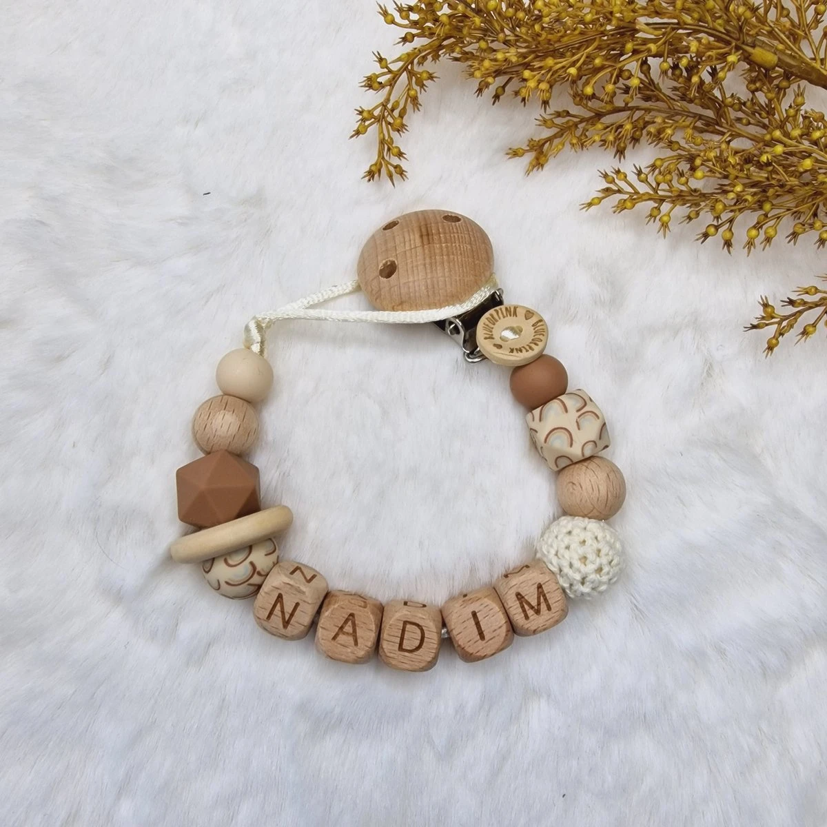 Merkloos Blue Or Pink - Speenkoord Met Naam- Neutraal- Creme Bruin- Unisex- Speenketting 3 Merkloos Blue Or Pink - Speenkoord Met Naam- Neutraal- Creme Bruin- Unisex- Speenketting