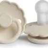 BIBS FRIGG Fopspeen | Daisy - Bloemspeen | Siliconen | Cream | Maat 1 - T1 Leeftijd: 0-6 Maanden -Zuigelingenvoeding 1200x726