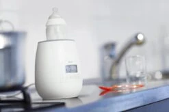 Alecto BW-700 - Snelle Digitale Flessenwarmer 500W Voor Opwarmen, Steriliseren En Ontdooien - Inclusief Stoomkap - Bediening Via Display - Wit -Zuigelingenvoeding 1200x799 3