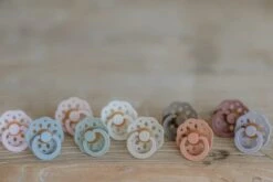 Bibs Fopspeen - Maat 2 6-18 Maanden - Boheme Peach 19 Bibs Fopspeen - Maat 2 6-18 Maanden - Boheme Peach -Zuigelingenvoeding 1200x800 3