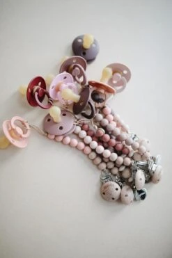 Bibs Fopspeen 18+ Maanden|Set 4 Stuks|Sage, Midnight Blue, Oker, Cloud| Maat 3 | T3 9 Bibs Fopspeen 18+ Maanden|Set 4 Stuks|Sage, Midnight Blue, Oker, Cloud| Maat 3 | T3 -Zuigelingenvoeding 799x1200