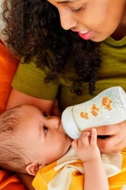 Philips Avent Natural Babyfles - SCF070/20 Babyfles (1m+) Voor Langzame Toevoer - 1x 17 Philips Avent Natural Babyfles - SCF070/20 Babyfles (1m+) Voor Langzame Toevoer - 1x -Zuigelingenvoeding 799x1200 4