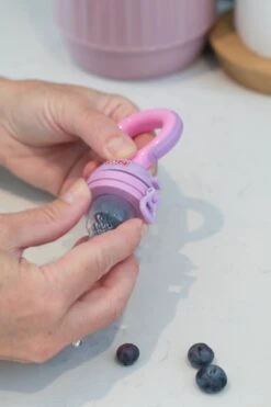 Nûby Sabbelzakje Nibbler Siliconen Roze 6mnd+ 15 Nûby Sabbelzakje Nibbler Siliconen Roze 6mnd+ -Zuigelingenvoeding 800x1200 6