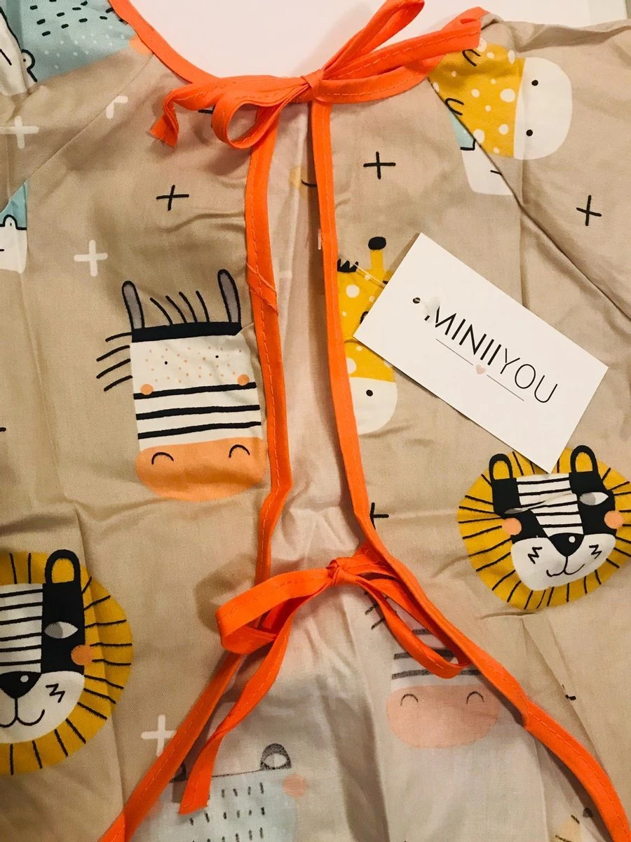 Slabbetje Lange Mouwen Met Opvangbak Jongens - Leeuw - 12-36 Maanden - Katoenen Mouwen Met Kunststof Voorzijde - Lange Mouwen Slabber 5 Slabbetje Lange Mouwen Met Opvangbak Jongens - Leeuw - 12-36 Maanden - Katoenen Mouwen Met Kunststof Voorzijde - Lange Mouwen Slabber - Afbeelding 3