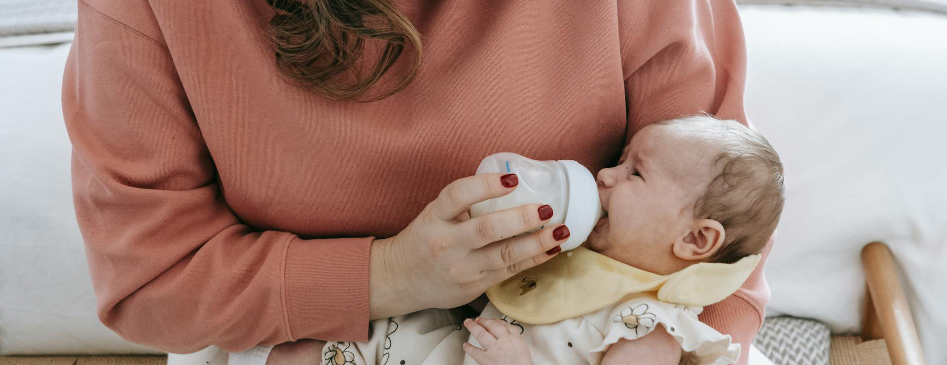 Zuigelingenvoeding -Zuigelingenvoeding pexels sarah chai 7282253 1